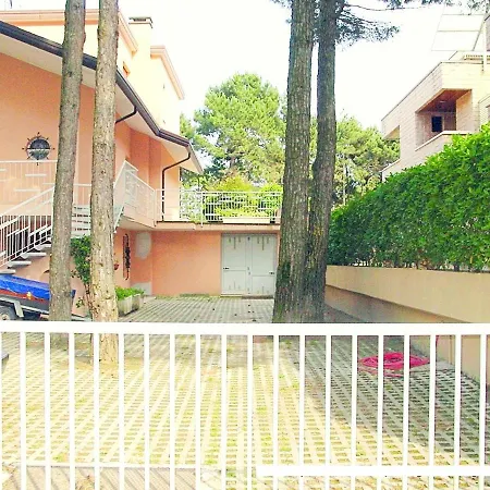 Lignano Sea Front With Pool *